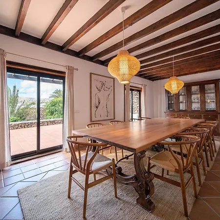 فيلة Villamare *